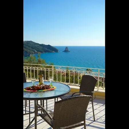 Natalia A With Panoramic Sea Views Of Agios Gordios Bay דירה אגיוס גורדיוס